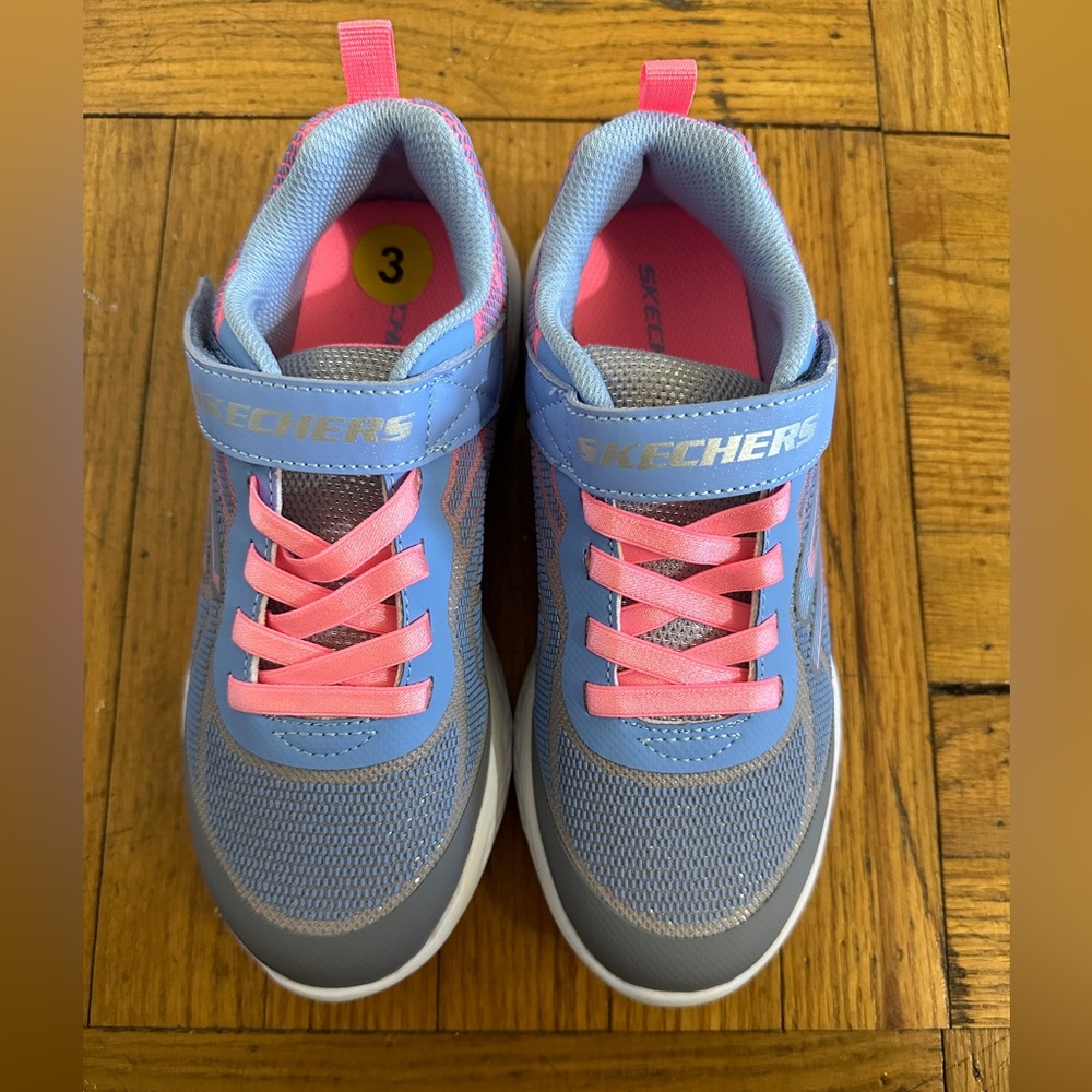 Skechers shoe girl size3